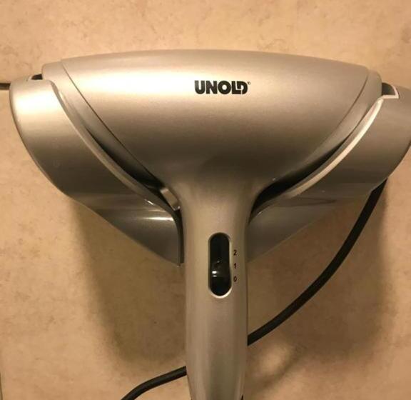 اتاق استاندارد چهار تخته, Hamburg Room