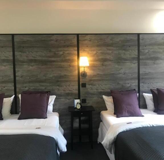 اتاق استاندارد چهار تخته, Hamburg Room