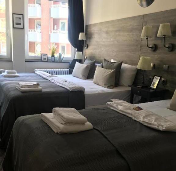 اتاق استاندارد سه تخته با سرویس بهداشتی مشترک, Hamburg Room