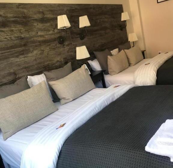 اتاق استاندارد چهارنفره با سرویس بهداشتی مشترک, Hamburg Room