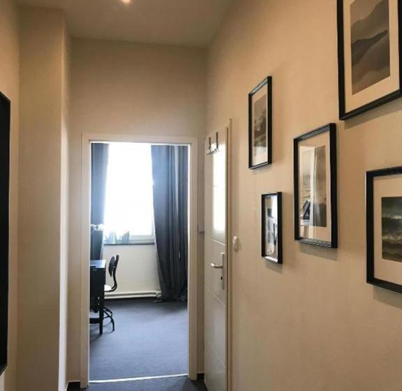 اتاق استاندارد, Hamburg Room