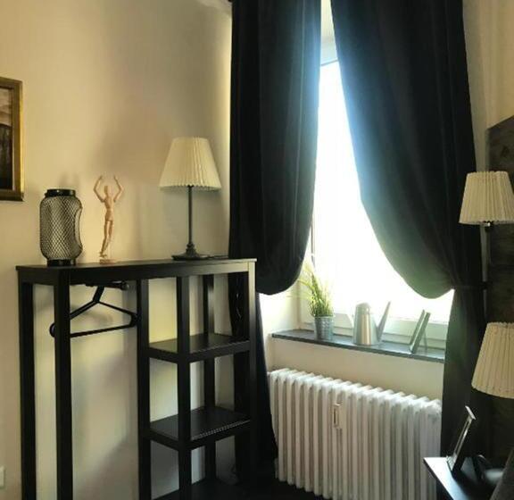 اتاق استاندارد با سرویس بهداشتی مشترک, Hamburg Room