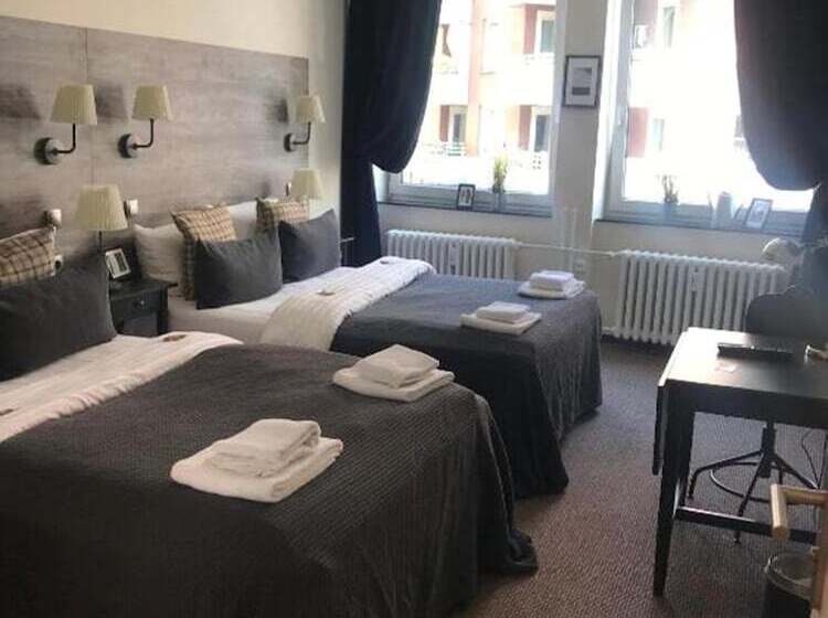 اتاق استاندارد چهار تخته, Hamburg Room