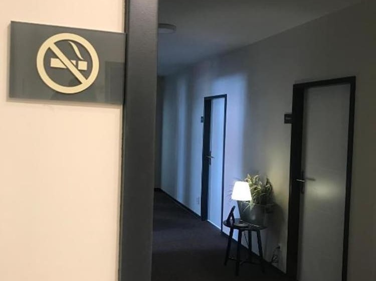 اتاق استاندارد با سرویس بهداشتی مشترک, Hamburg Room