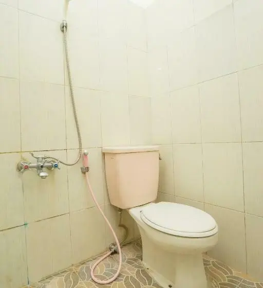 اتاق لوکس, Reddoorz Plus Near Museum Angkut Batu 4