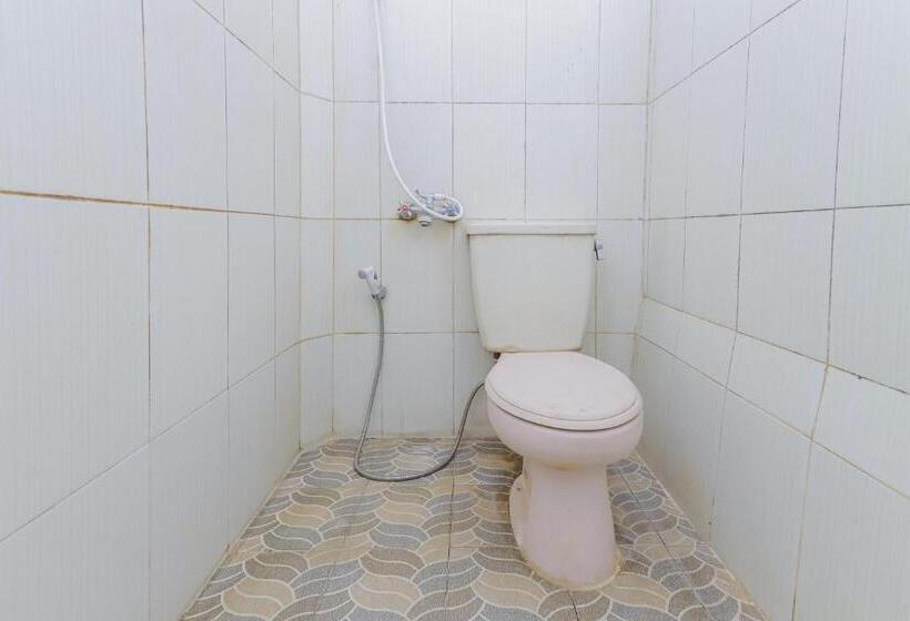 Номер Стандарт, Reddoorz Plus Near Museum Angkut Batu 4