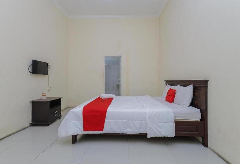 Номер Стандарт, Reddoorz Plus Near Museum Angkut Batu 4
