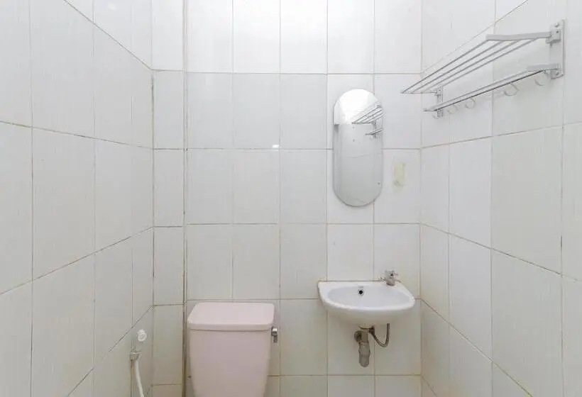 اتاق لوکس, Reddoorz Plus Near Museum Angkut Batu 4