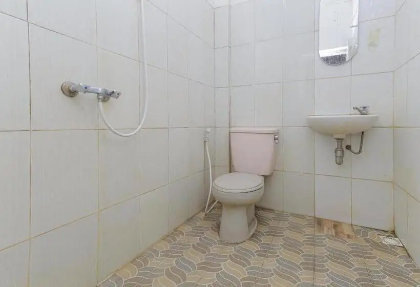 اتاق لوکس, Reddoorz Plus Near Museum Angkut Batu 4