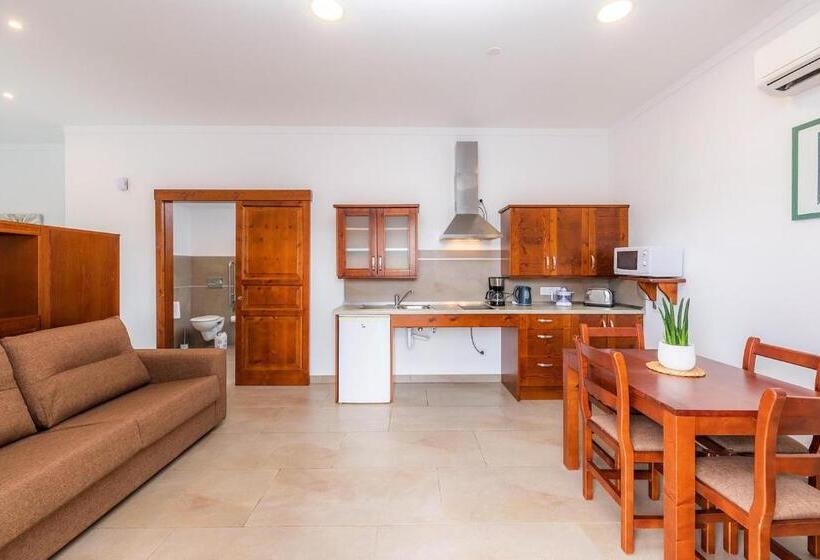 스탠다드 스튜디오 (테라스구비), S Hort Can Capità