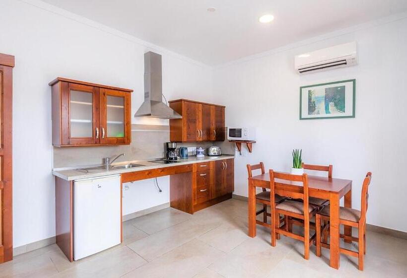 스탠다드 스튜디오 (테라스구비), S Hort Can Capità