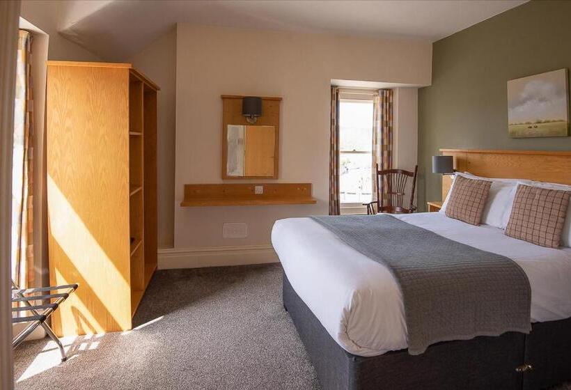 غرفة قياسية, Castle Court