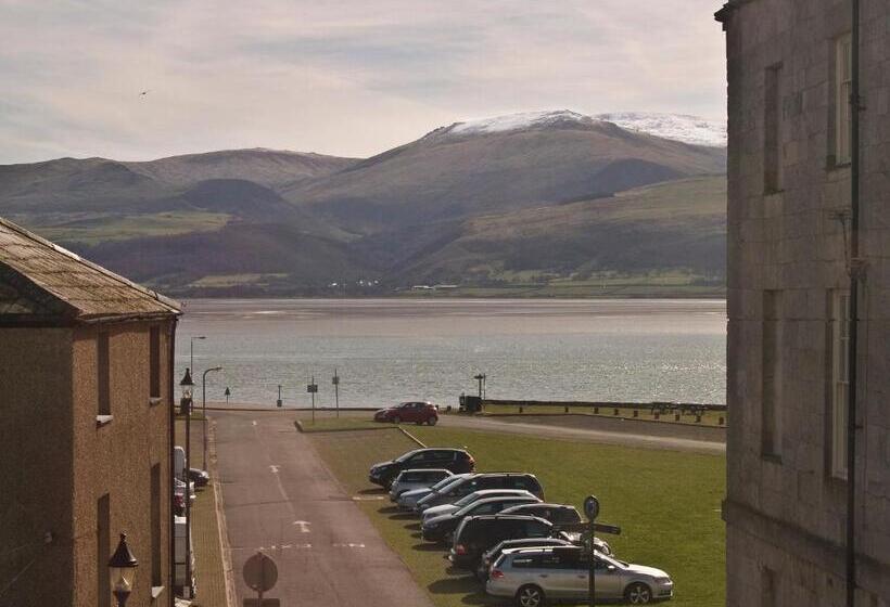 标准单人间, Castle Court