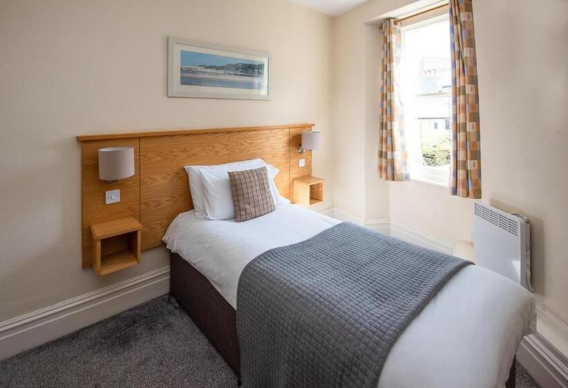 غرفة قياسية فردية, Castle Court