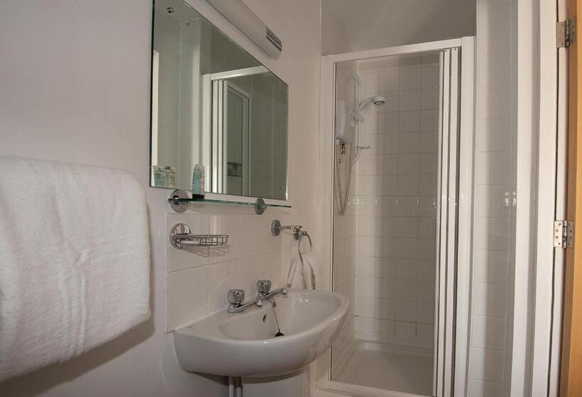 基本间, Castle Court