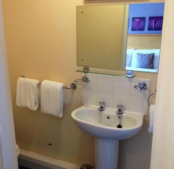 Quarto Basic, Castle Court