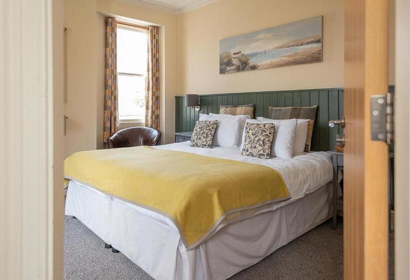 غرفة قياسية سرير كينج, Castle Court