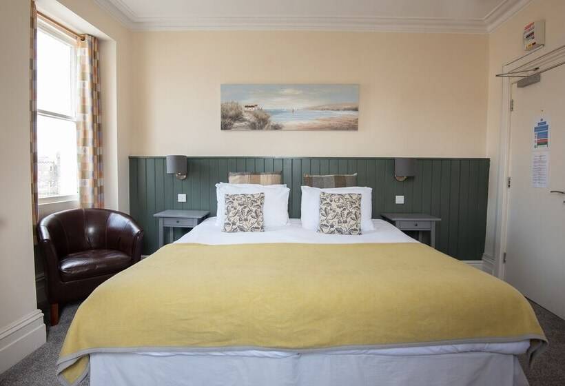 غرفة قياسية سرير كينج, Castle Court