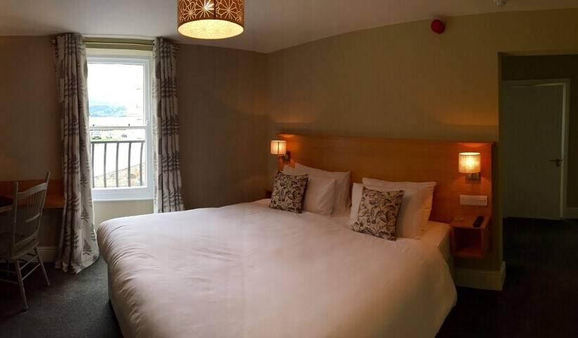 标准间, Castle Court