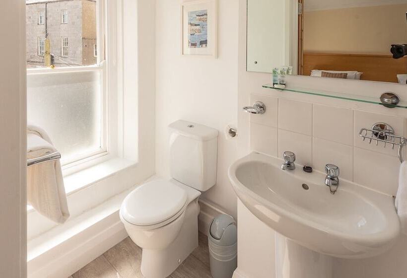 标准间, Castle Court