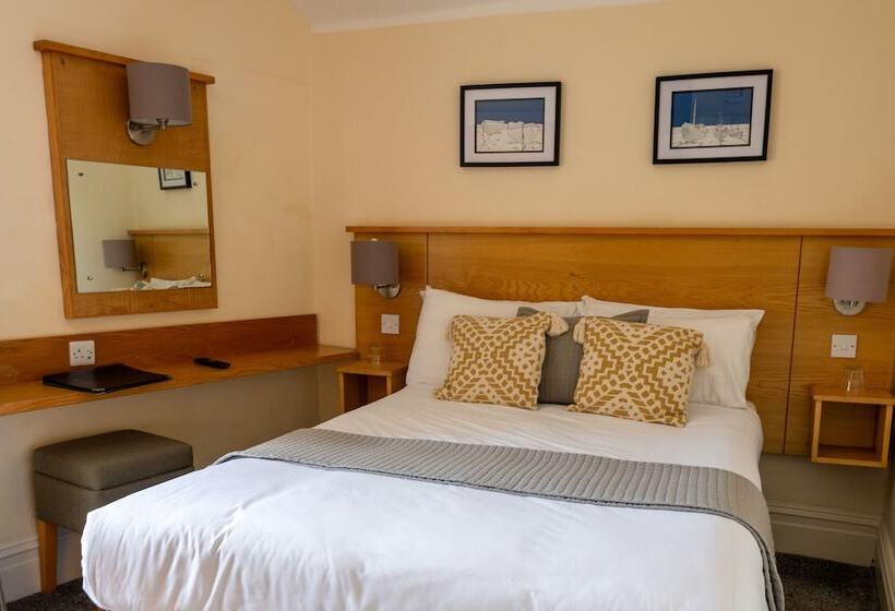 غرفة قياسية, Castle Court