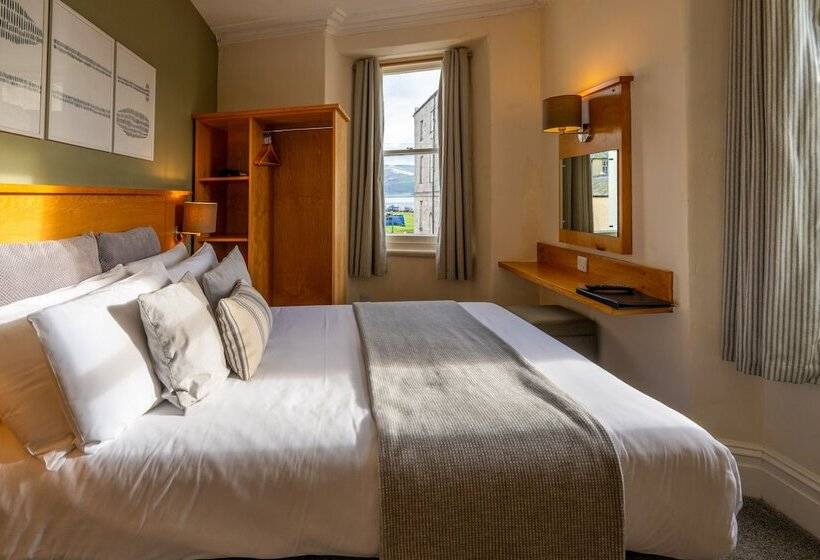 غرفة قياسية, Castle Court