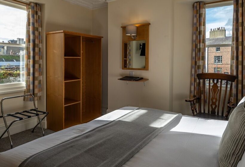 غرفة قياسية سرير كينج, Castle Court