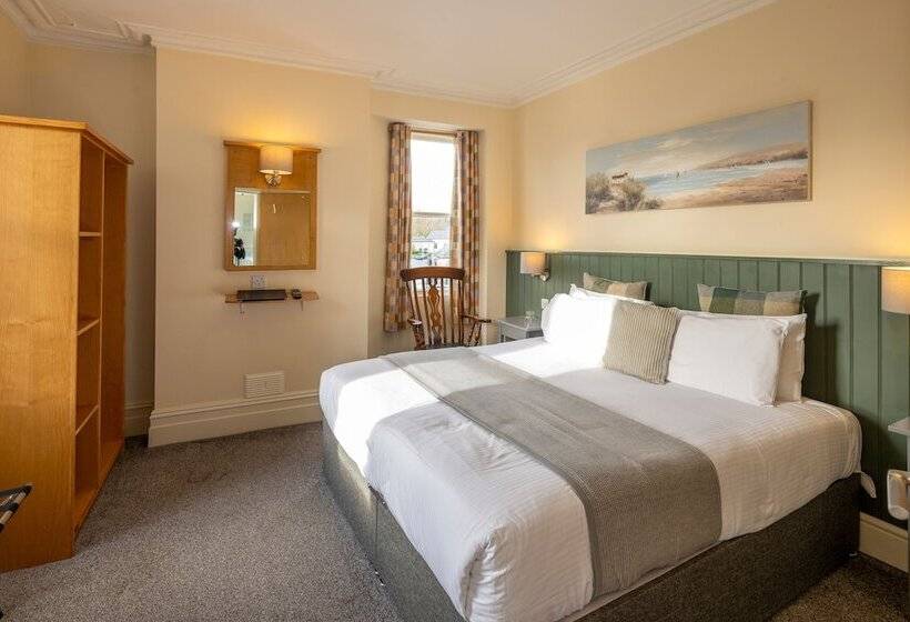 غرفة قياسية سرير كينج, Castle Court