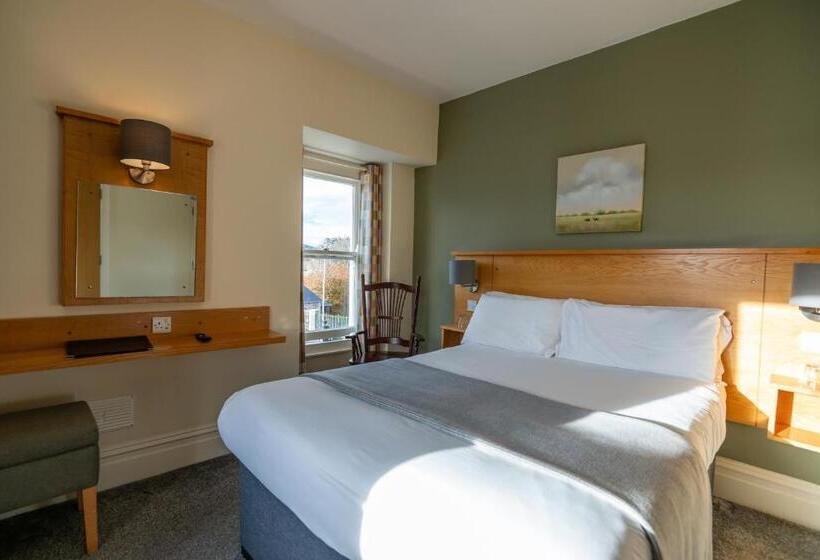 غرفة قياسية, Castle Court