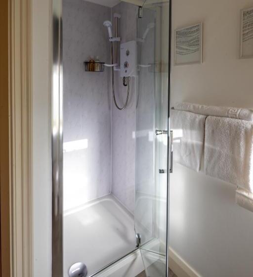 带大床的标准间, Castle Court