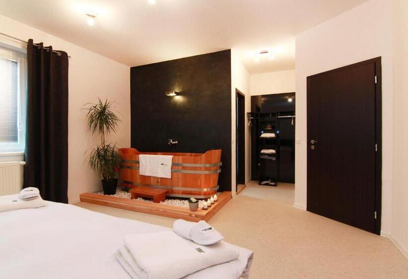 带大床的标准间, Jbi Wellness