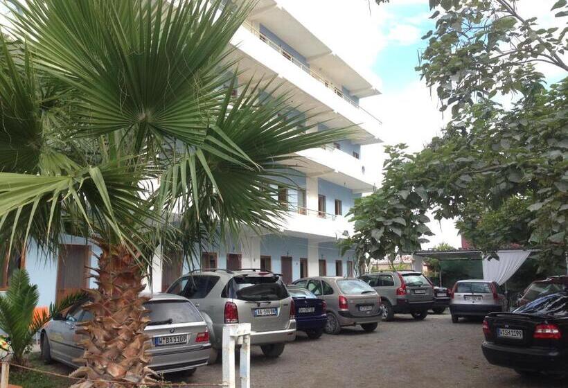 شقة غرفة نوم واحدة مطلة علي البحر مزوَّدة بشُرفة, Rozafa Velipoje