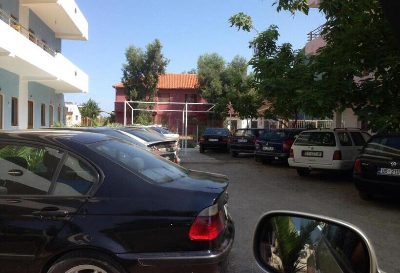 شقة غرفة نوم واحدة مطلة علي البحر مزوَّدة بشُرفة, Rozafa Velipoje