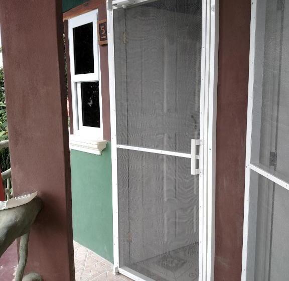 اتاق استاندارد, Zapote Tree Inn