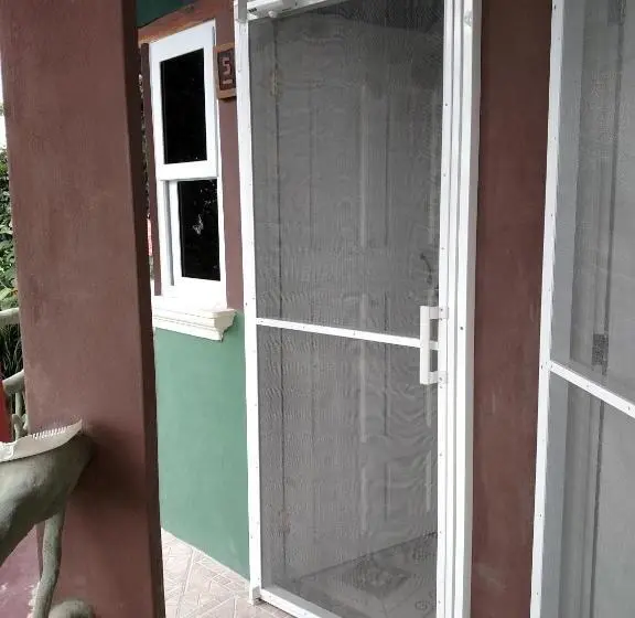 اتاق استاندارد, Zapote Tree Inn