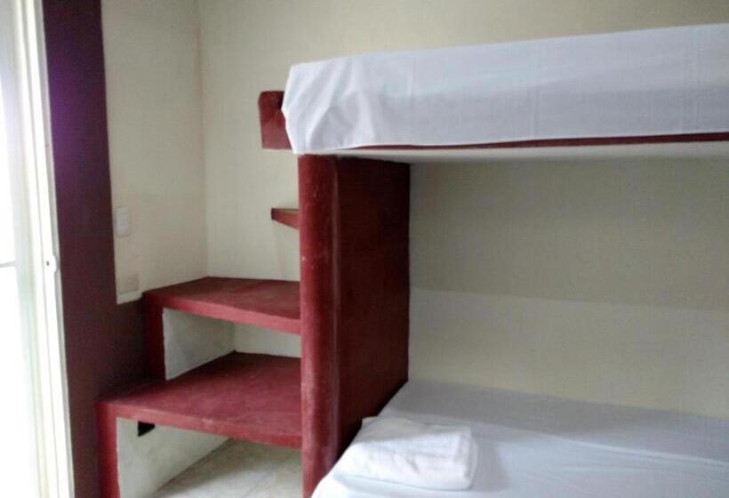 اتاق خانوادگی, Zapote Tree Inn