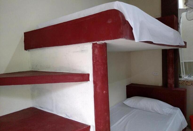 اتاق خانوادگی, Zapote Tree Inn