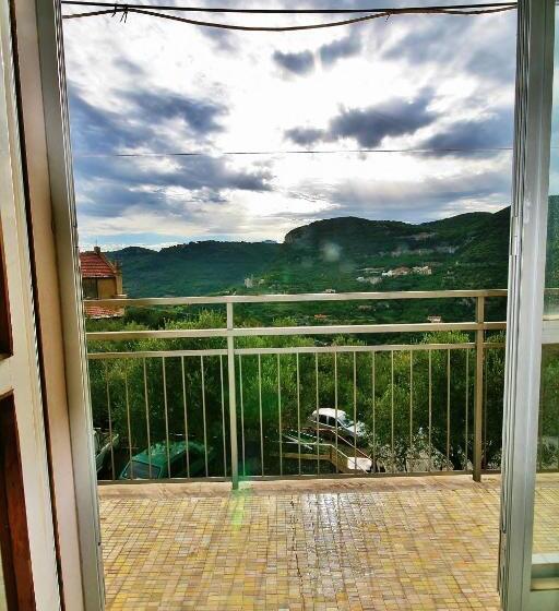 Трехместный Номер Стандарт с Балконом, Agriturismo Barilaro