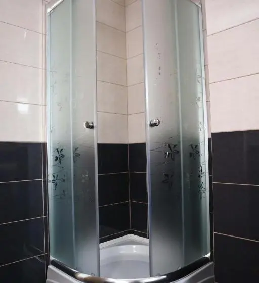 Cameră Standard cu Balcon, Kharisma