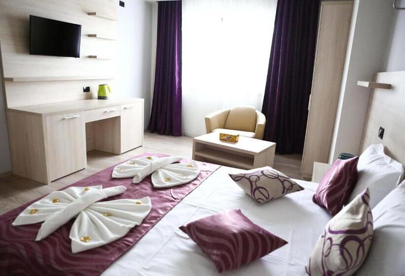 סוויטה משפחתית, Kharisma