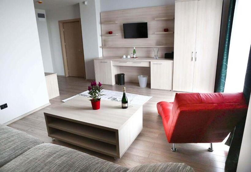 סוויטה משפחתית, Kharisma