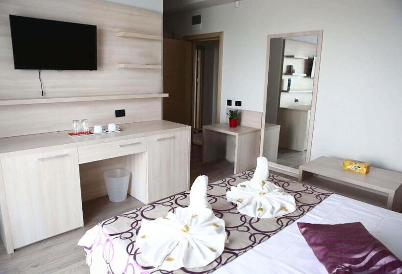 חדר סטנדרט נוף לים עם מרפסת, Kharisma