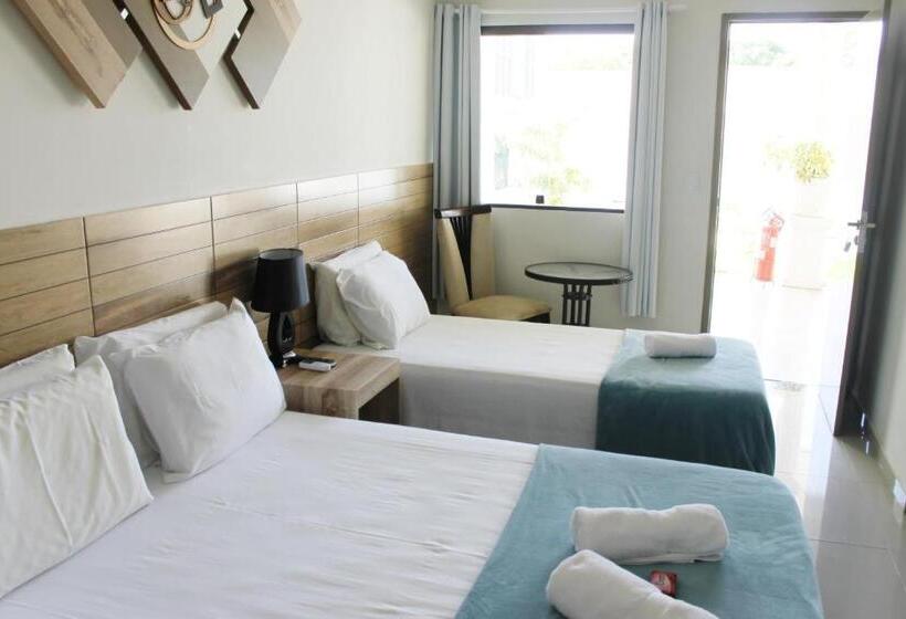 اتاق استاندارد سه تخته با چشمانداز استخر, Pousada Das Palmeiras