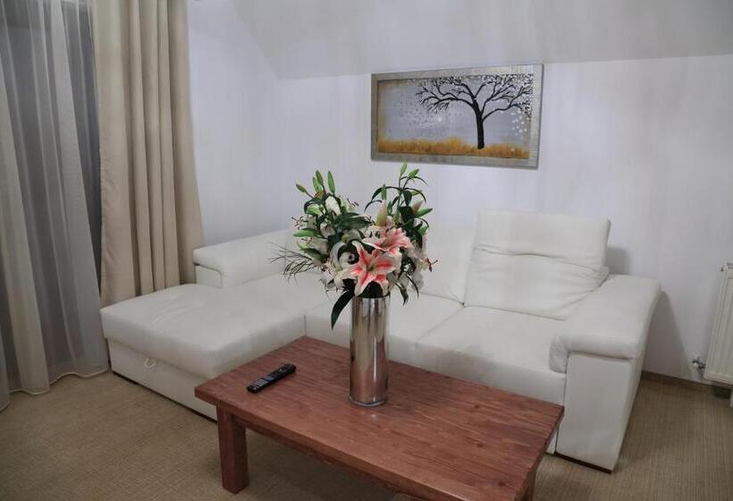 דירה בת חדר שינה 1 עם מרפסת, La Monitori