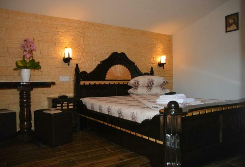 غرفة قياسية, Vila Adr