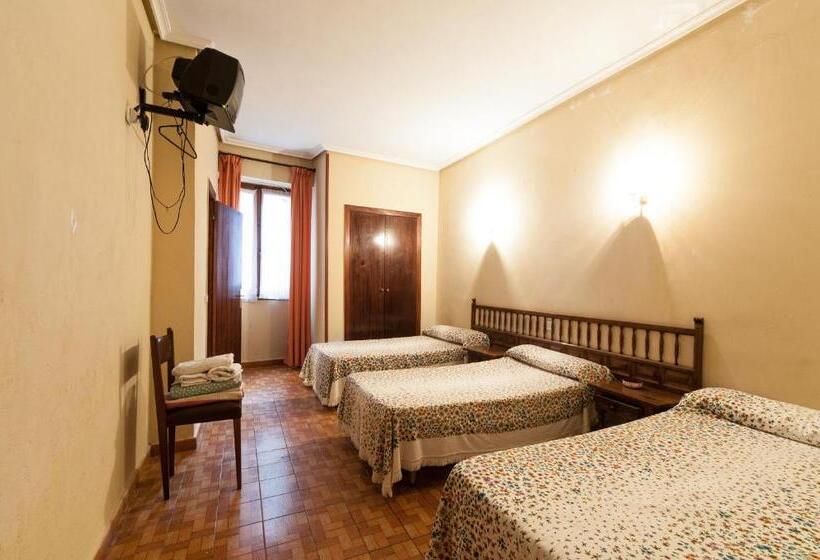 اتاق استاندارد سه نفره, Pension Iberia
