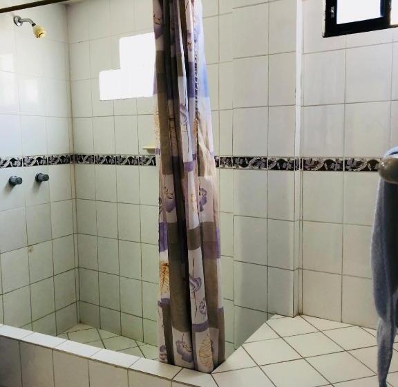 Comfort Kolmen Hengen Huone, Hostal Monte Carmelo