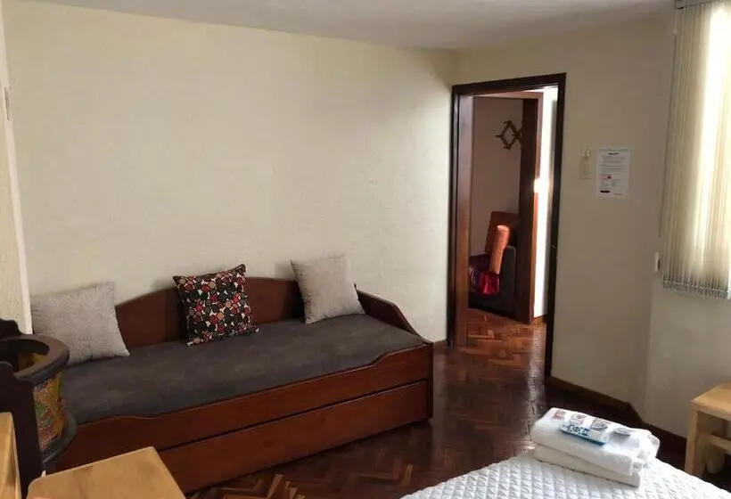 コンフォートトリプルルーム, Hostal Monte Carmelo