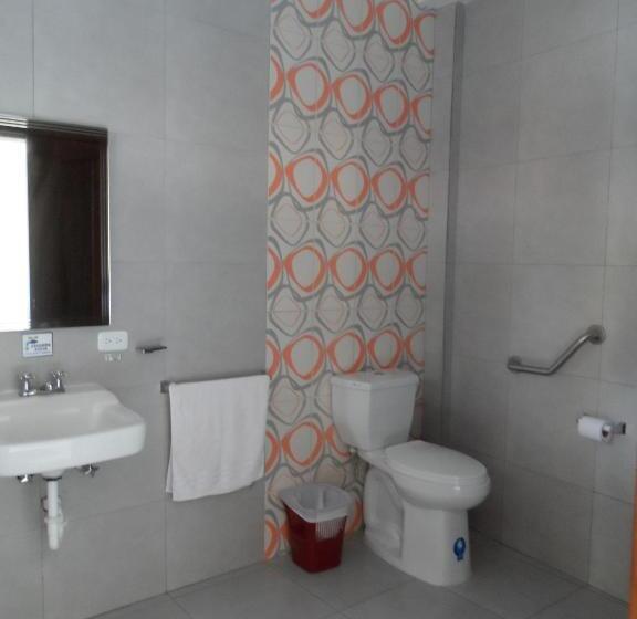 Standard-invahuone, Hostal Monte Carmelo