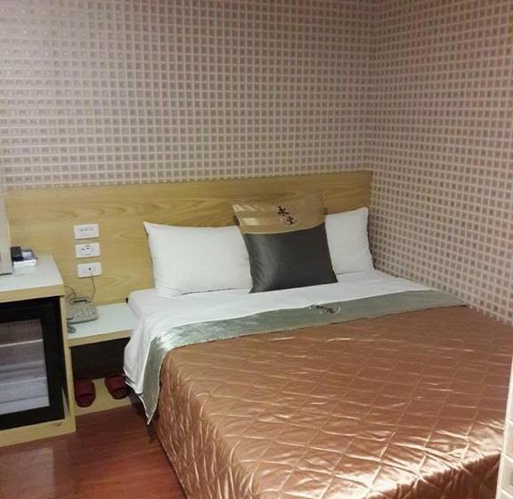 Camera Standard, Yung Feng